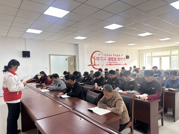 贵丰配资 【民生实事进行时】2025年德州天衢新区袁桥镇“金秋读经典 书香润心灵”全民阅读分享会